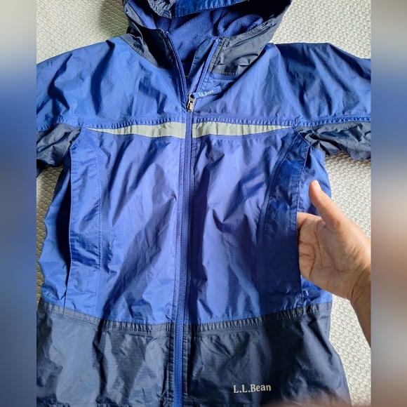 L.L. Bean Kids Navy and Blue Raincoat - Picture 9 of 11